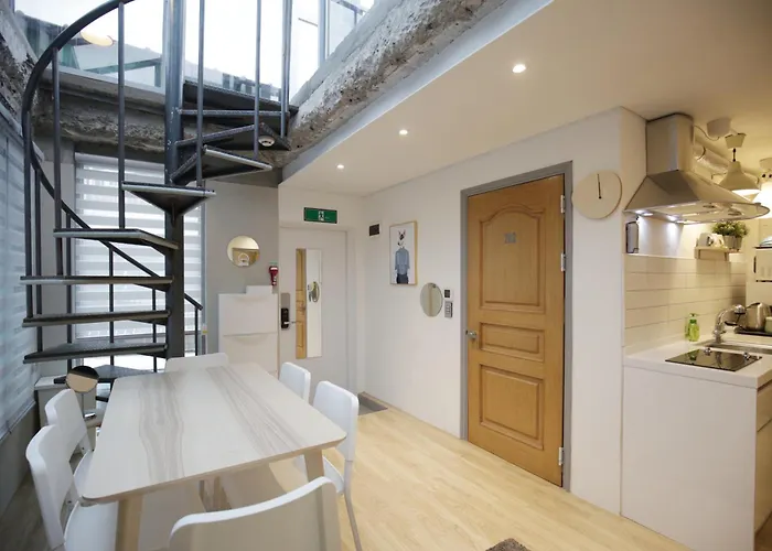 House Hongdae-st 1min 4br 4bath Rooftop *