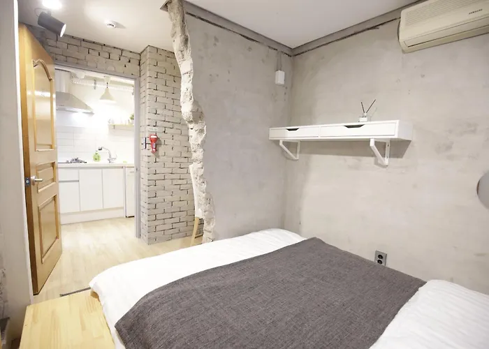 House Hongdae-st 1min 4br 4bath Rooftop *
