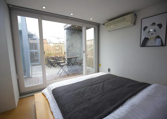 House Hongdae-st 1min 4br 4bath Rooftop Villa